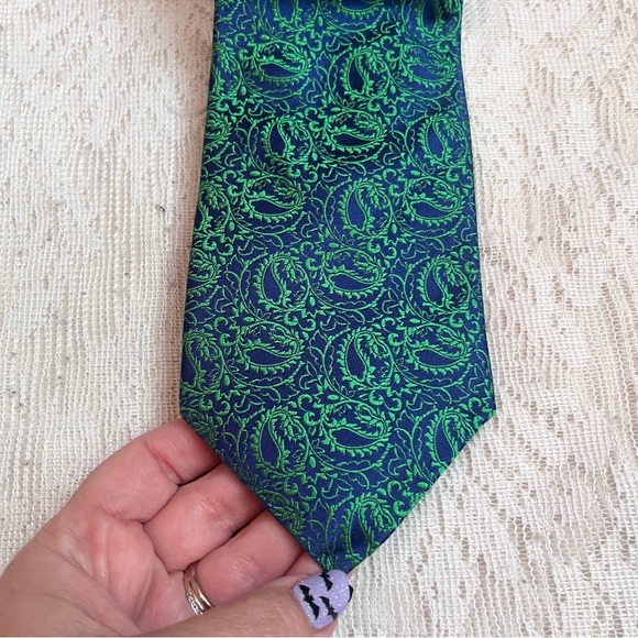 Charles Tyrwhitt 100% silk paisley iridescent neck tie - Picture 7 of 7